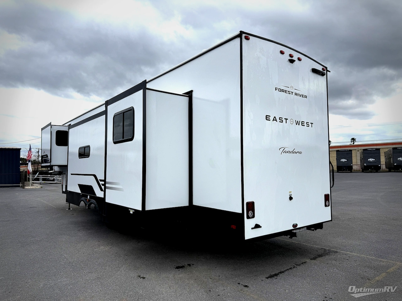 2026 East To West Tandara 389DS Photo 3