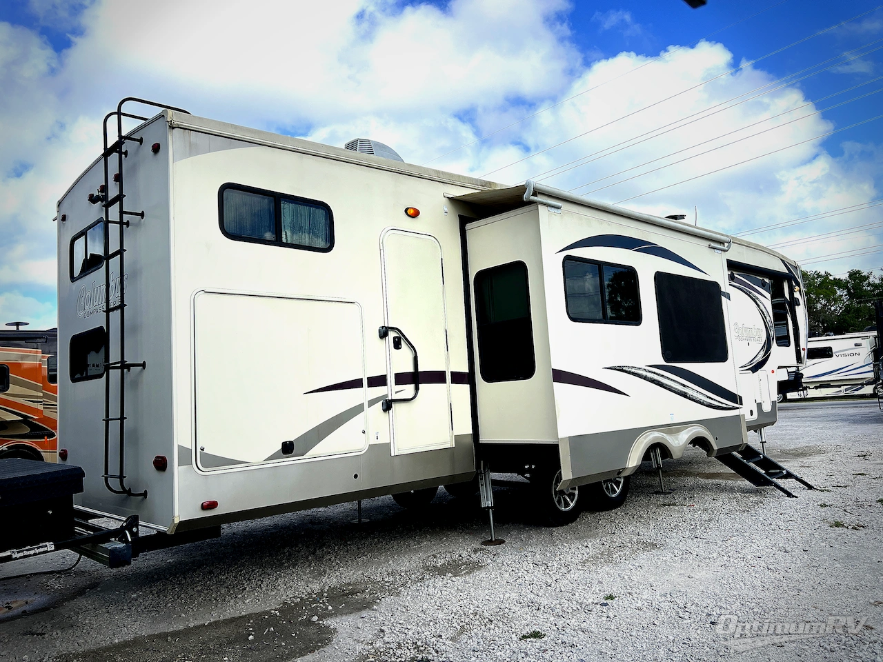2017 Palomino Columbus Compass 374BHC Photo 3