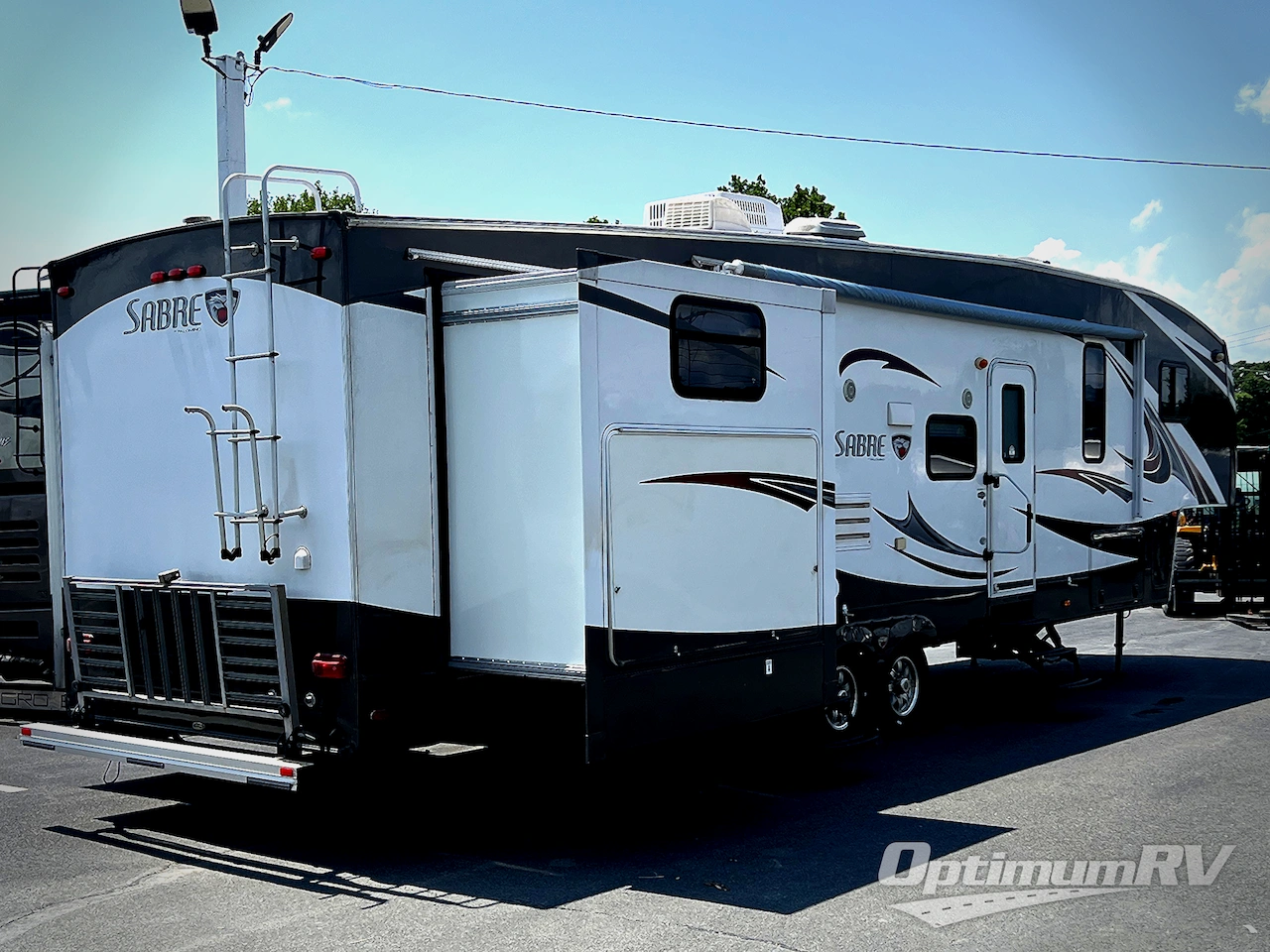 2013 Palomino Sabre 36QBOK Photo 2