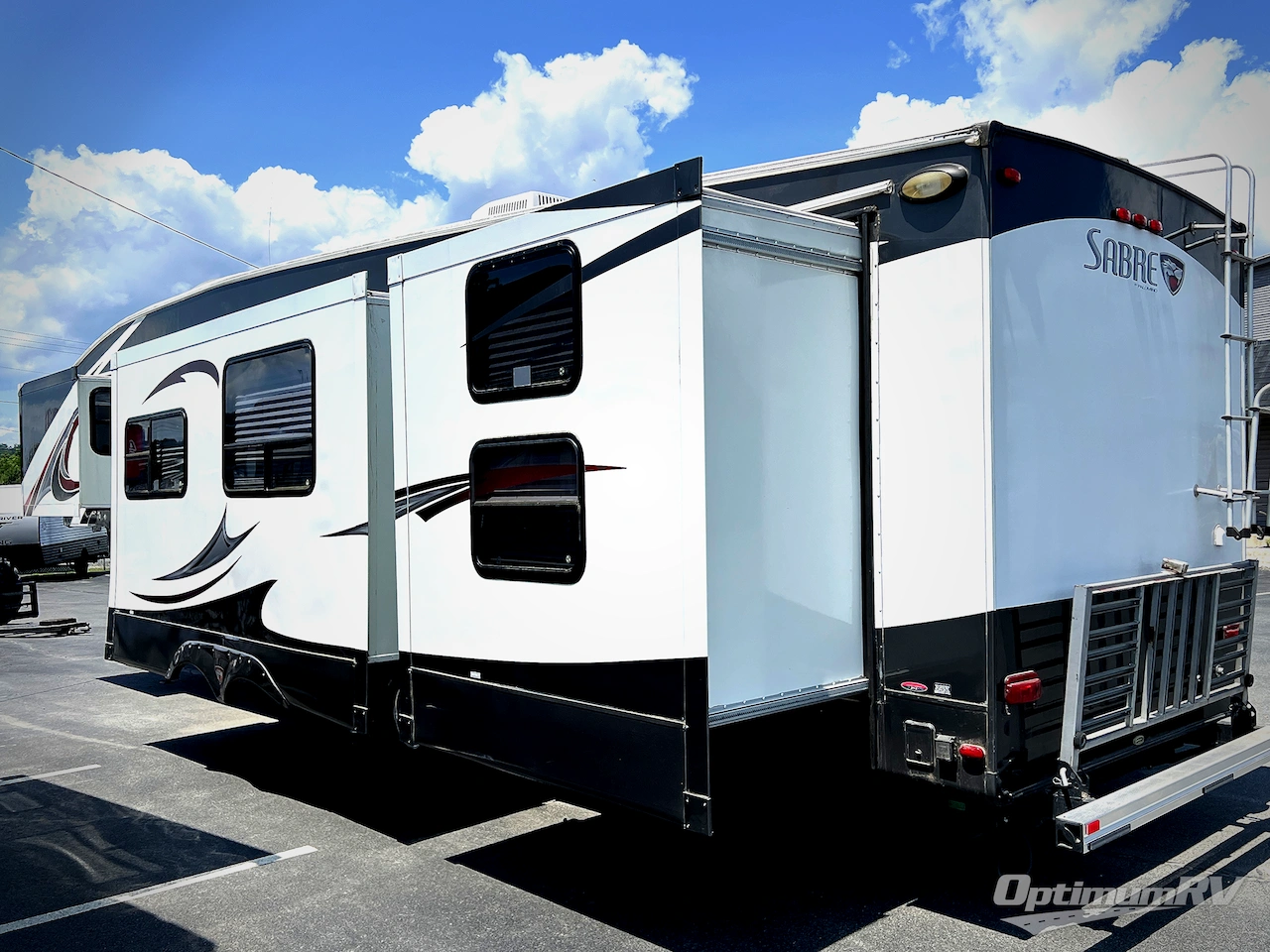 2013 Palomino Sabre 36QBOK Photo 3