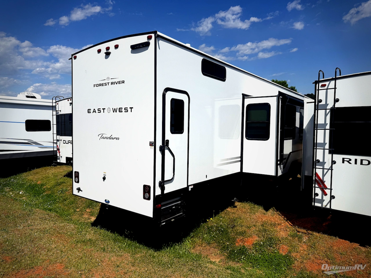 2026 East To West Tandara 389DS Photo 2