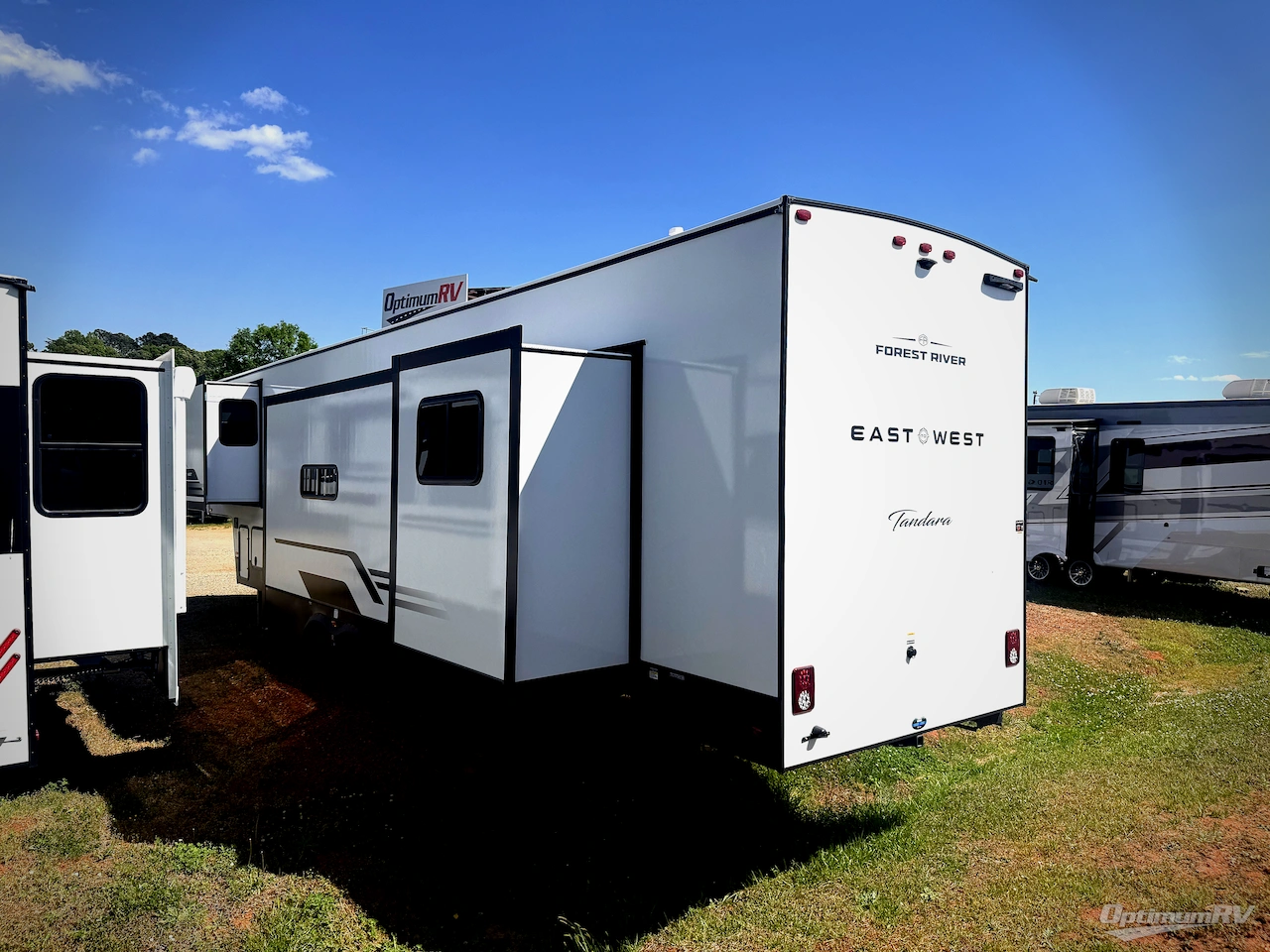 2026 East To West Tandara 389DS Photo 3