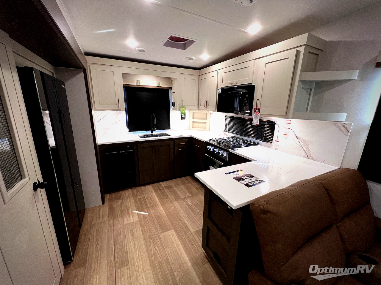 2026 East To West Tandara 388LR Photo 11