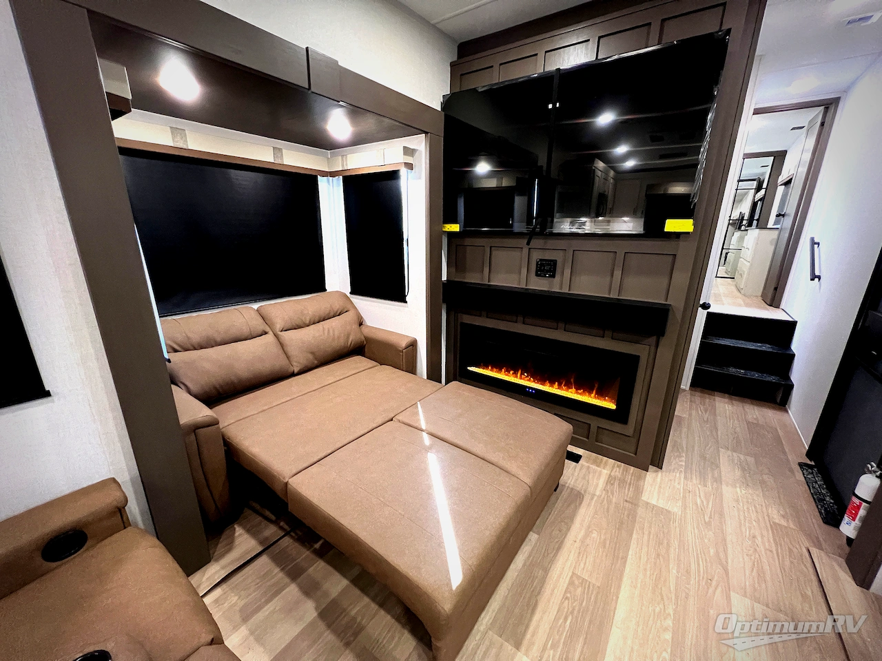 2026 East To West Tandara 388LR Photo 37