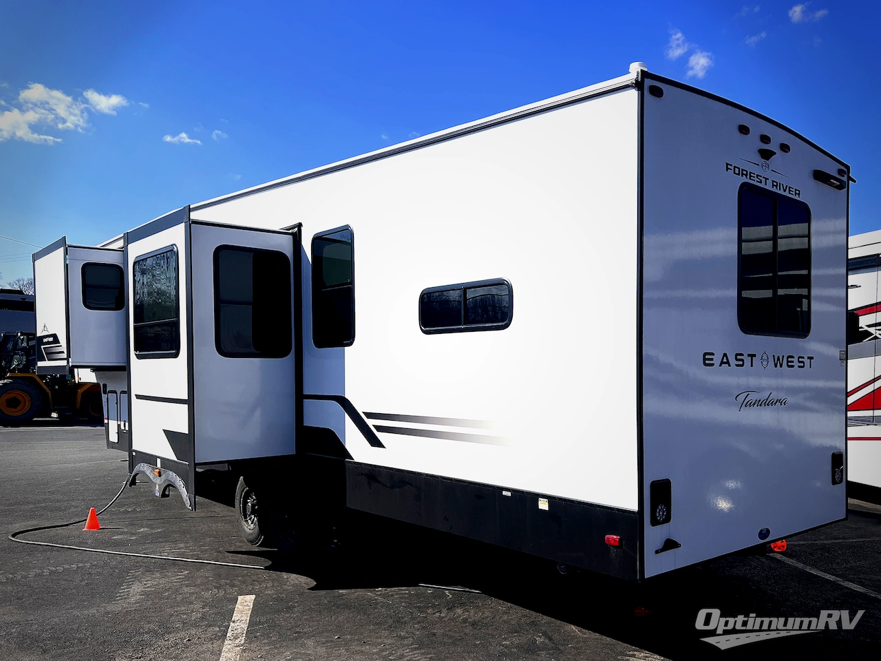 2026 East To West Tandara 388LR Photo 3