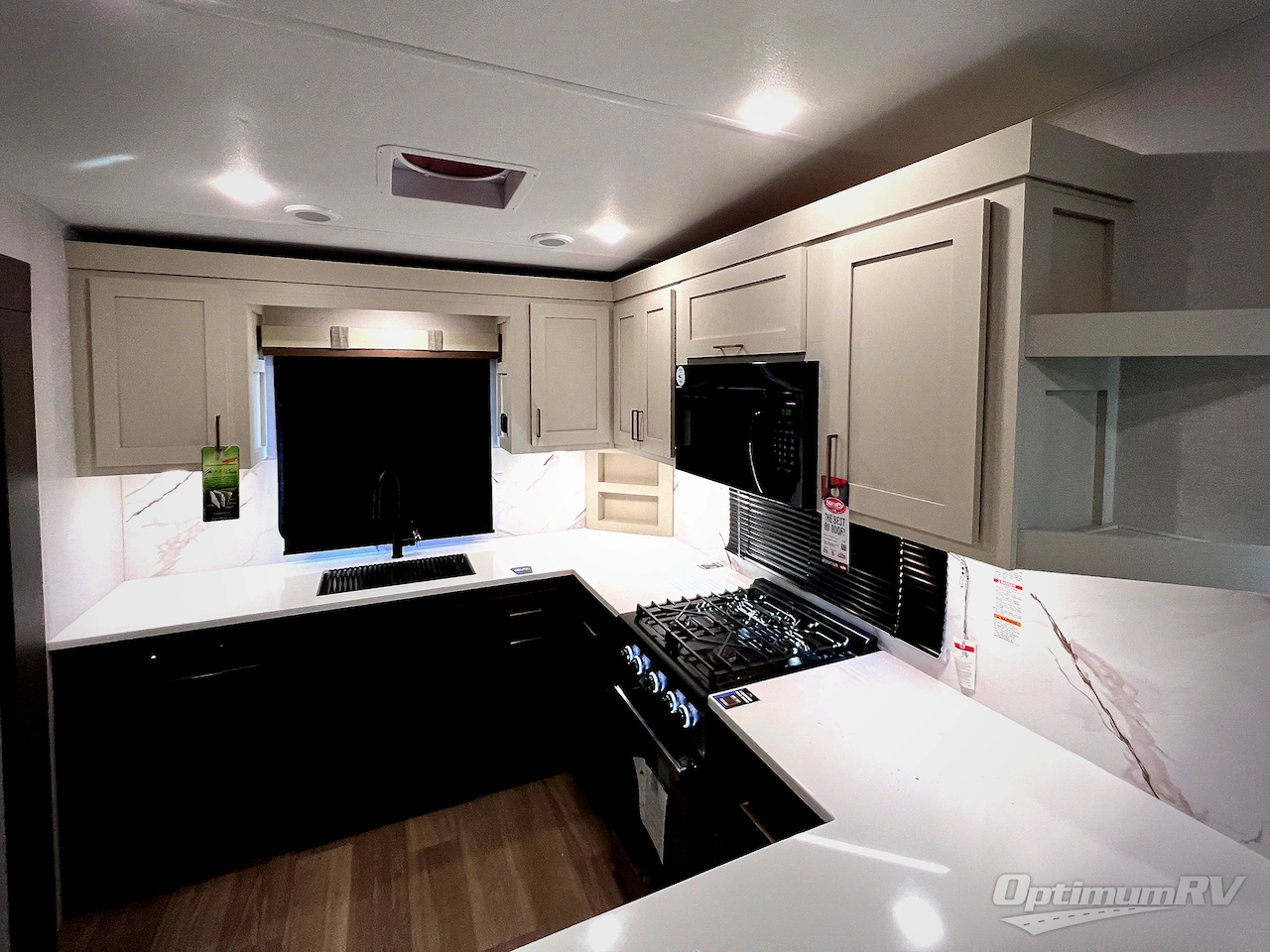 2026 East To West Tandara 388LR Photo 29