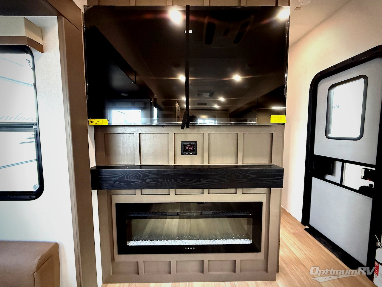 2026 East To West Tandara 388LR Photo 9