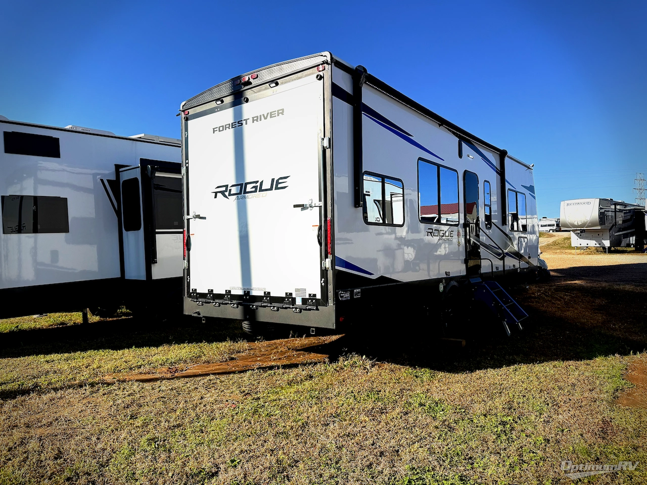 2026 Forest River Vengeance Rogue Armored 25L141 Photo 2