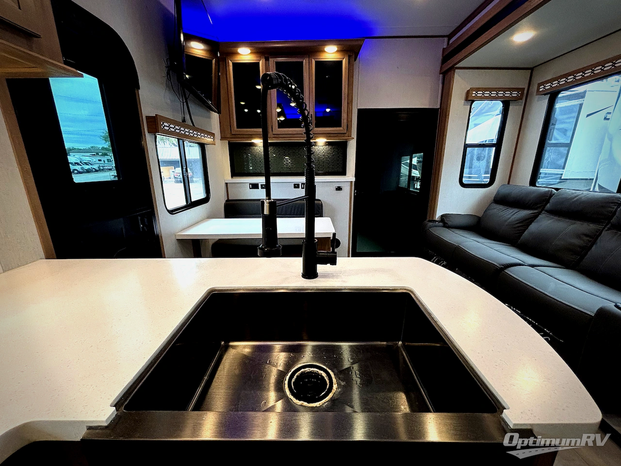 2023 Forest River Vengeance Rogue Armored VGF4007G2 Photo 6