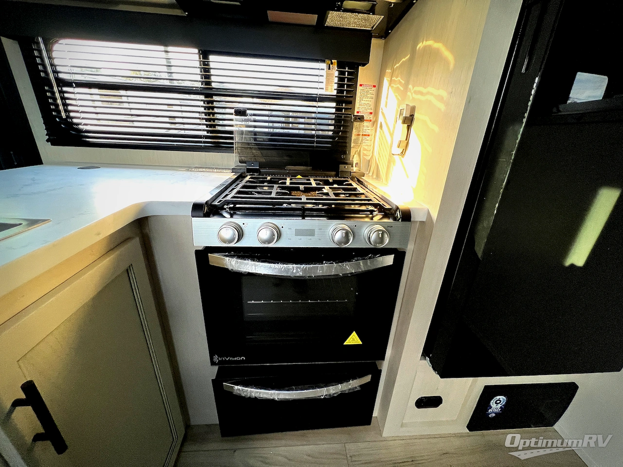 2026 Forest River Vengeance Rogue Armored 32L132 Photo 9