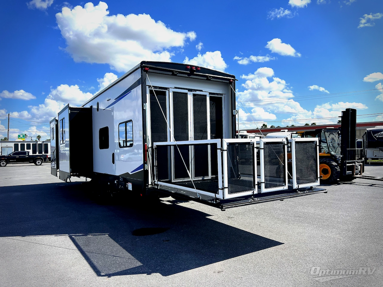 2026 Forest River Vengeance Rogue Armored 32L132 Photo 5