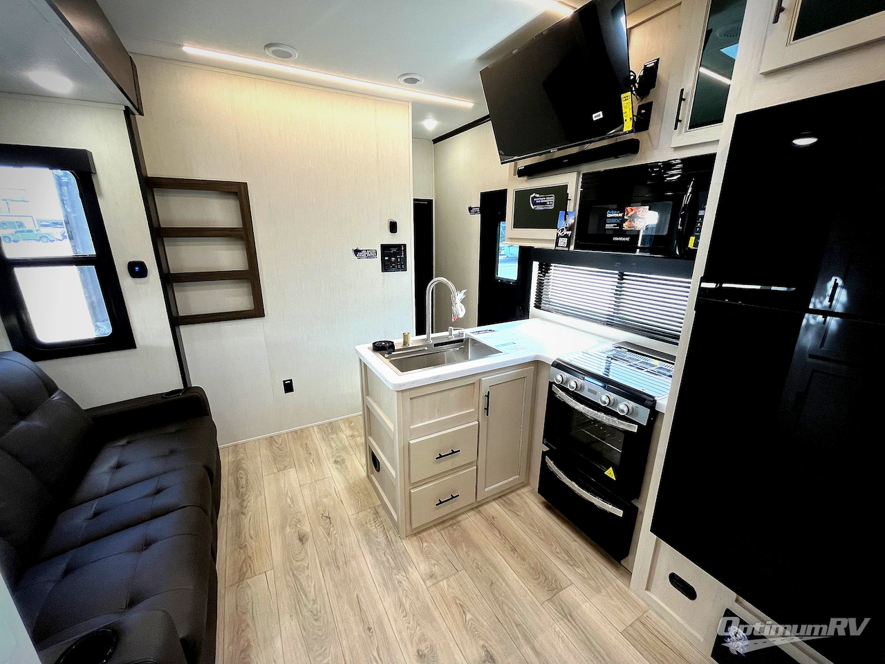 2026 Forest River Vengeance Rogue Armored 32L132 Photo 8