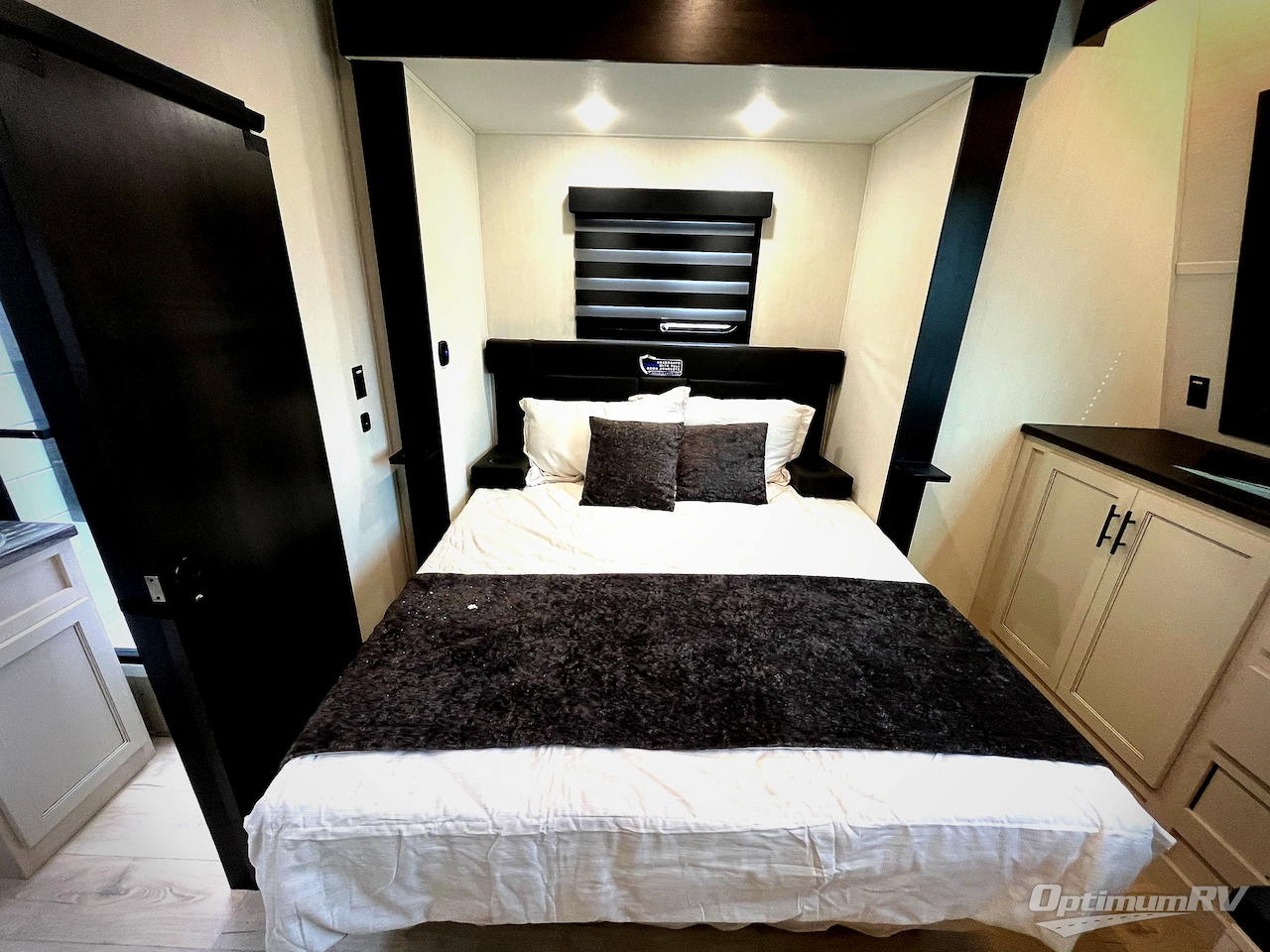 2026 Forest River Vengeance Rogue Armored 32L132 Photo 22