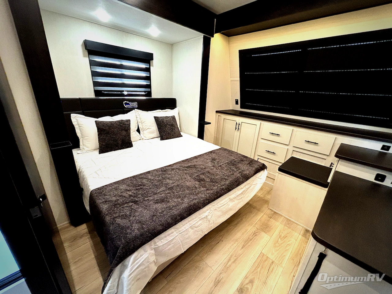 2026 Forest River Vengeance Rogue Armored 26L140 Photo 8