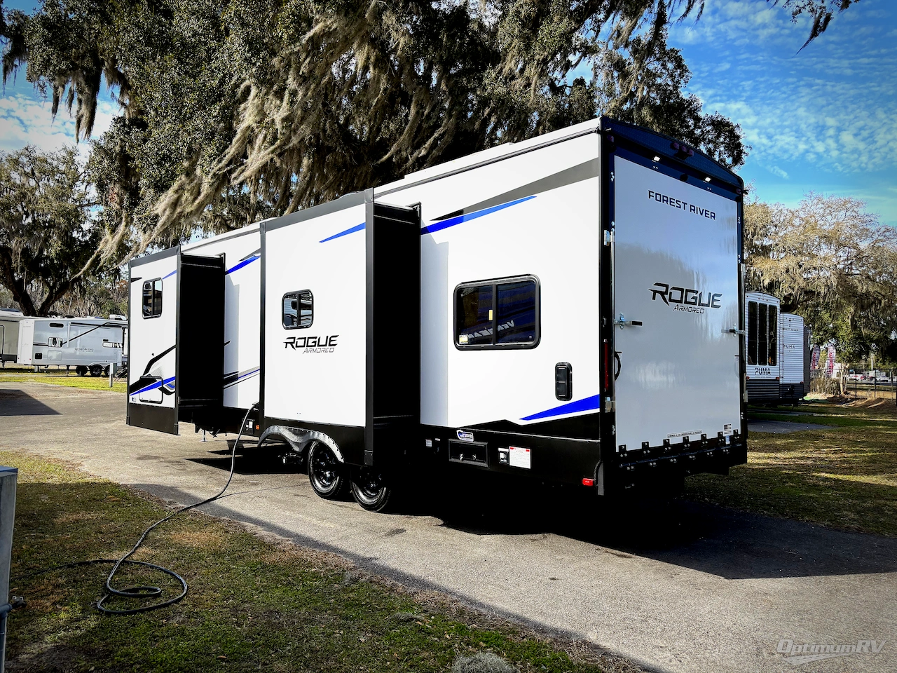 2026 Forest River Vengeance Rogue Armored 26L140 Photo 3