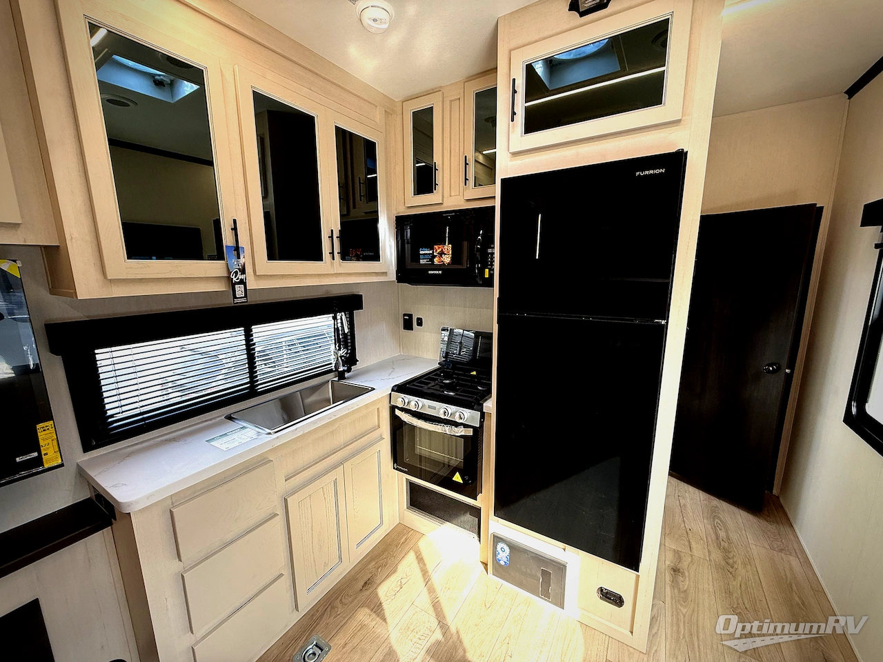 2026 Forest River Vengeance Rogue Armored 25L141 Photo 9