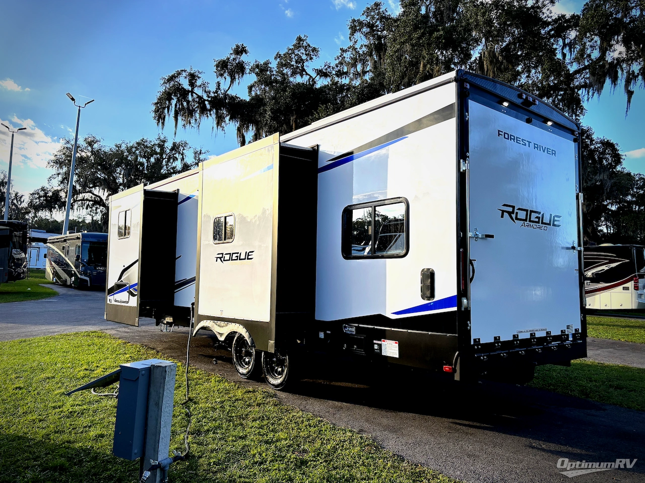 2026 Forest River Vengeance Rogue Armored 26L140 Photo 3