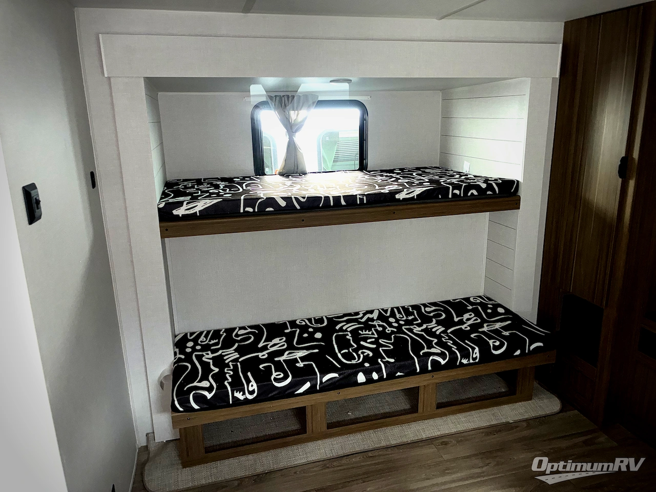 2026 Forest River Wildwood 31KQBTS Photo 13