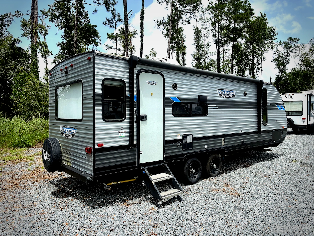 2021 Forest River Salem Cruise Lite 24RLXL Photo 2