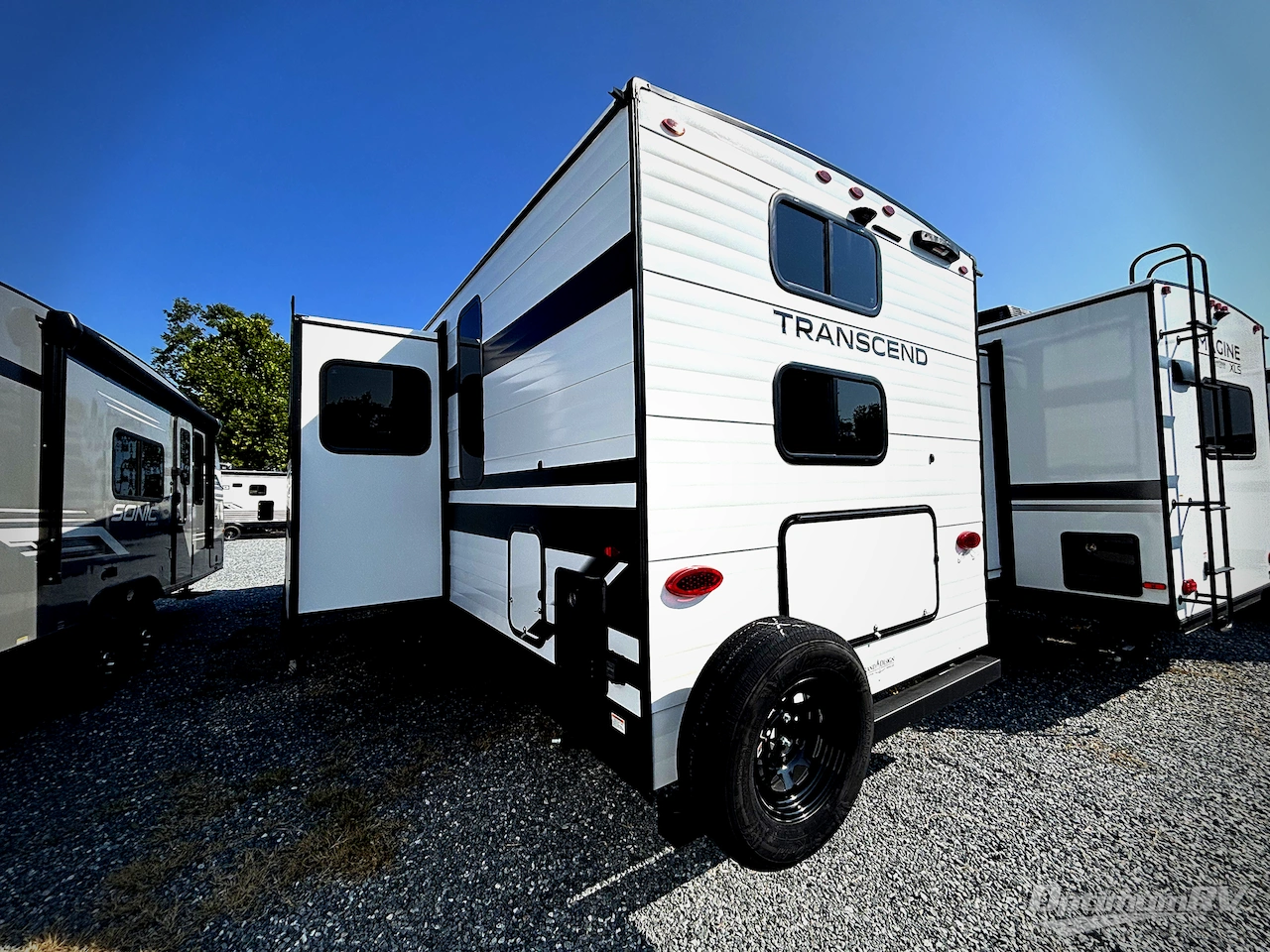2026 Grand Design Transcend 265BHT Photo 3