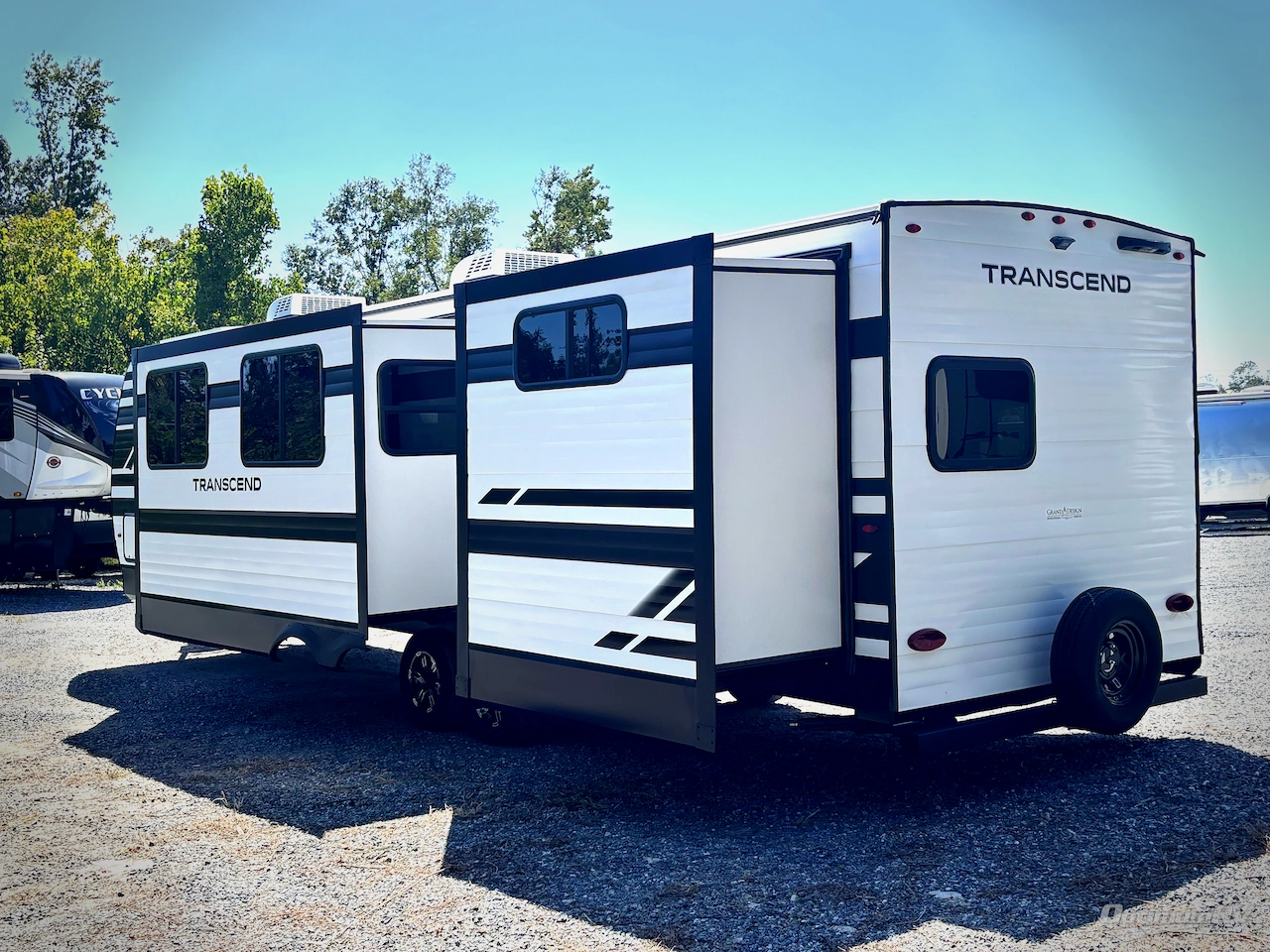 2026 Grand Design Transcend 325BHT Photo 3