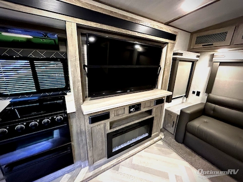 2021 Forest River Wildwood Heritage Glen 273RL RV Photo 4