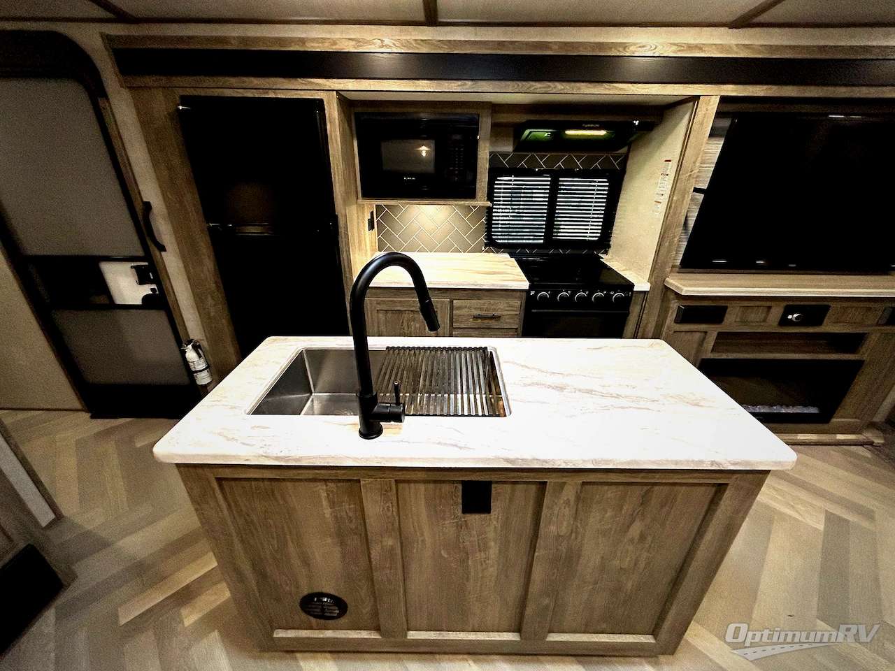 2021 Forest River Wildwood Heritage Glen 273RL Photo 4