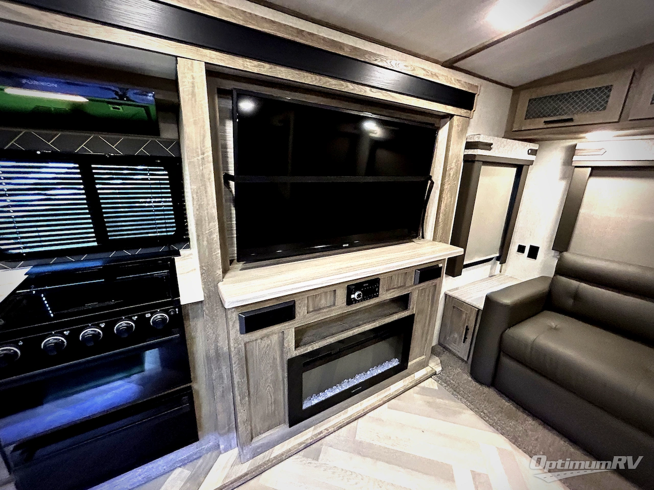 2021 Forest River Wildwood Heritage Glen 273RL Photo 13