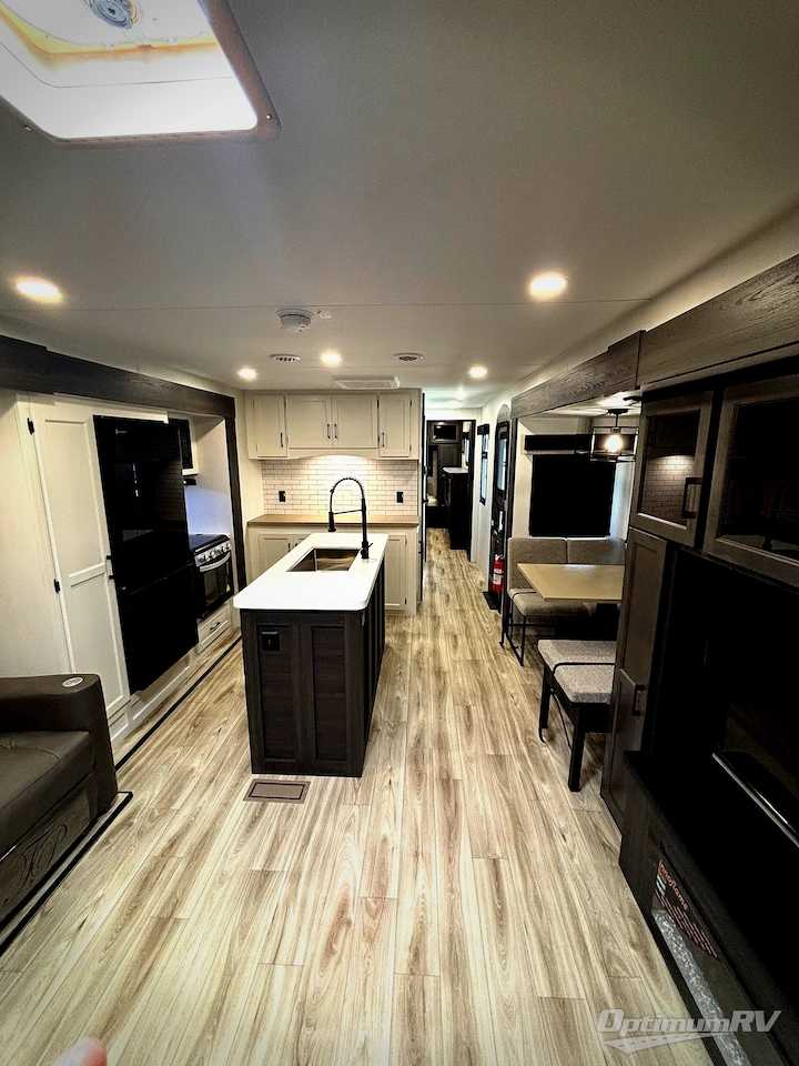 2027 Venture SportTrek Touring Edition STT343VIK Photo 6