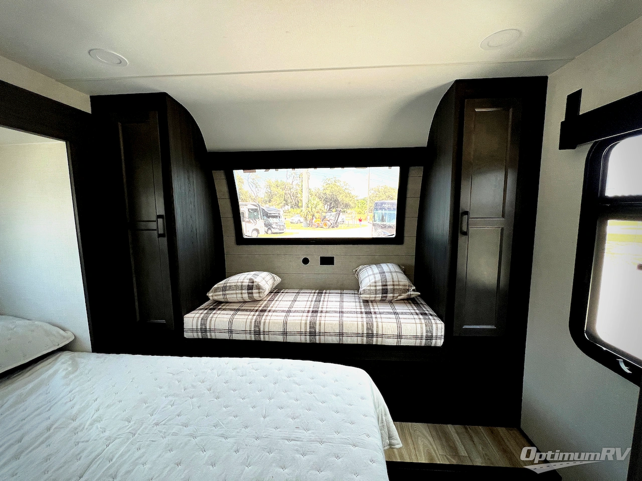 2027 Venture SportTrek Touring Edition STTF353VRK Photo 15