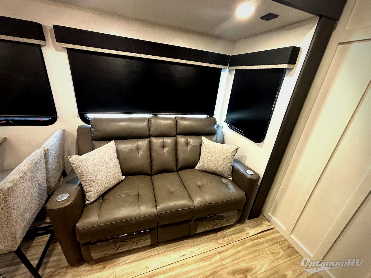 2027 Venture SportTrek Touring Edition STTF354VBH Photo 15