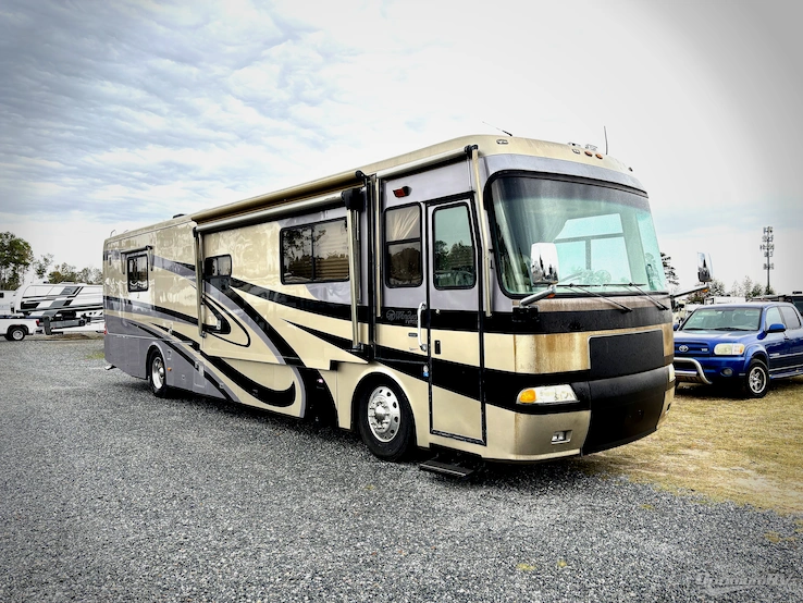 2003 Monaco Windsor 40PDQ RV Photo 1
