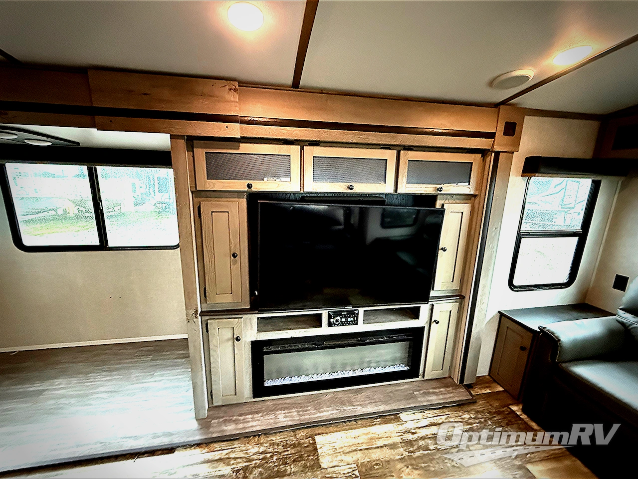 2020 Keystone Outback 330RL Photo 6