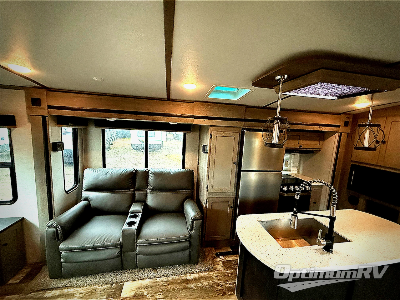 2020 Keystone Outback 330RL Photo 9