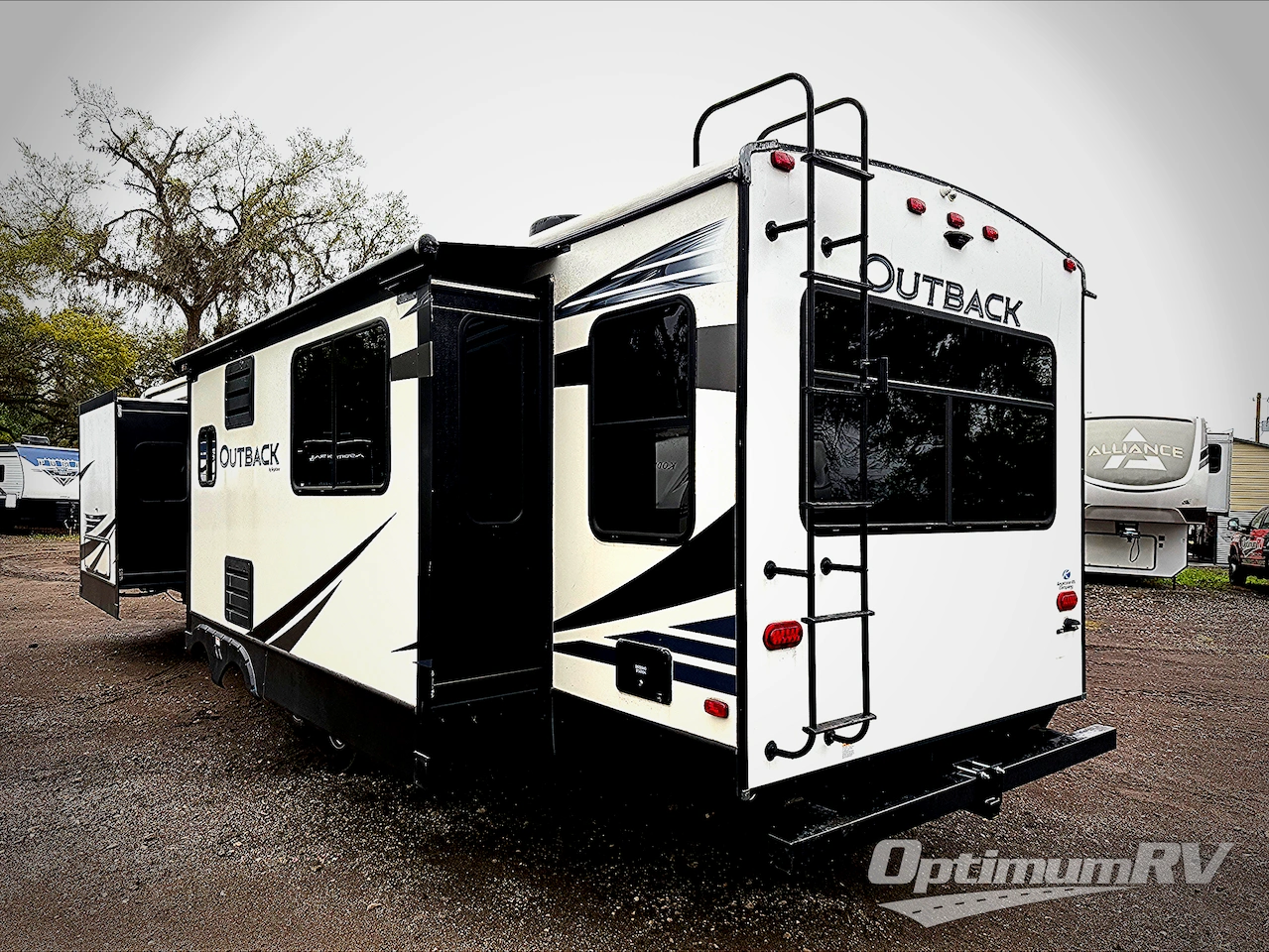 2020 Keystone Outback 330RL Photo 3