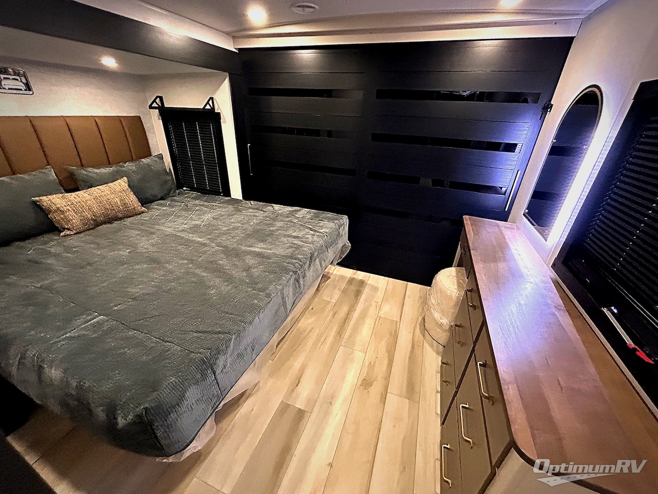 2025 Forest River Salem Hemisphere 308RL Photo 8