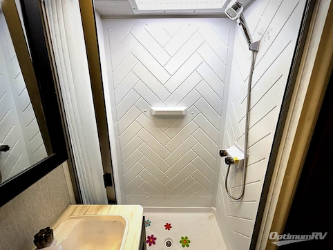2022 Forest River Wildwood X-Lite 28VBXL RV Photo 4