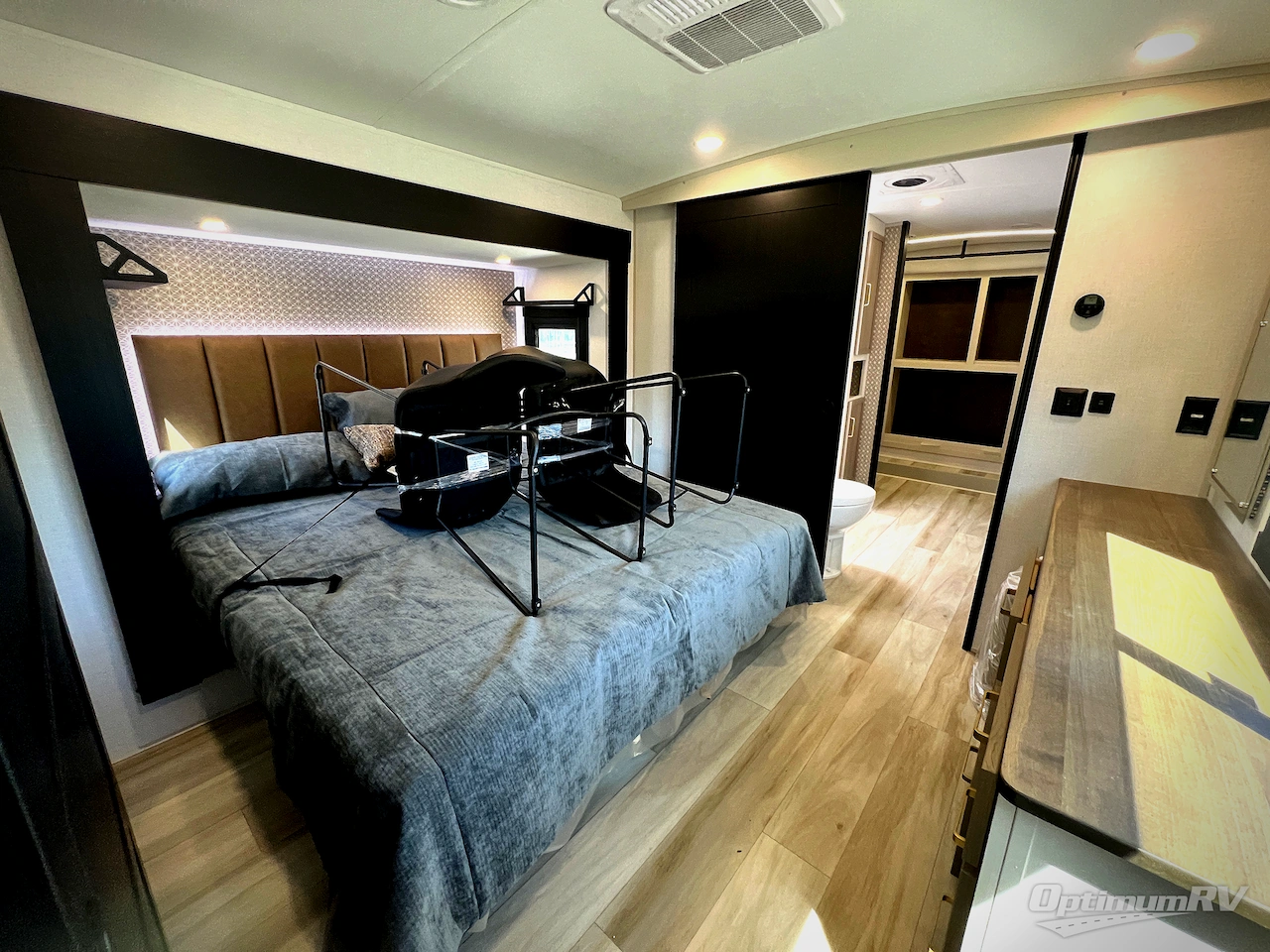 2026 Forest River Salem Hemisphere 380WDR Photo 18