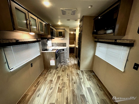 2020 Palomino Puma XLE Lite 25TFC RV Photo 2