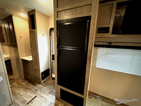 2020 Palomino Puma XLE Lite 25TFC RV Photo 4