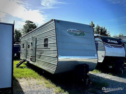 Used 2025 HL Enterprise Hy-Line 38 Premier Featured Photo