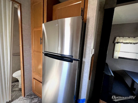 2025 HL Enterprise Hy-Line 38 Premier RV Photo 3