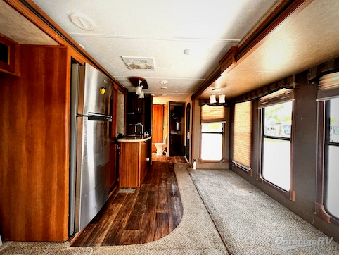 2015 Prime Time LaCrosse 330RST RV Photo 3
