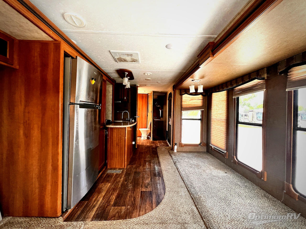 2015 Prime Time LaCrosse 330RST Photo 5