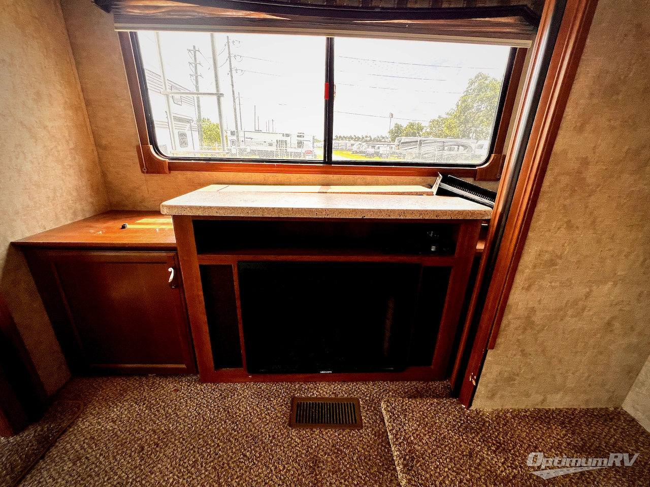 2015 Prime Time LaCrosse 330RST Photo 6