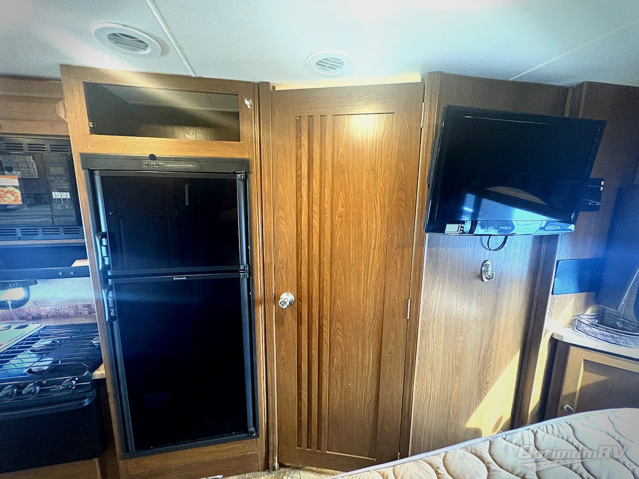 2016 Coachmen Leprechaun 210RS Ford 450 Photo 11