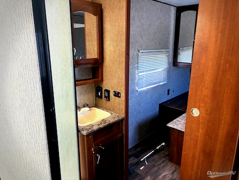 2016 Prime Time Avenger 32RED RV Photo 4