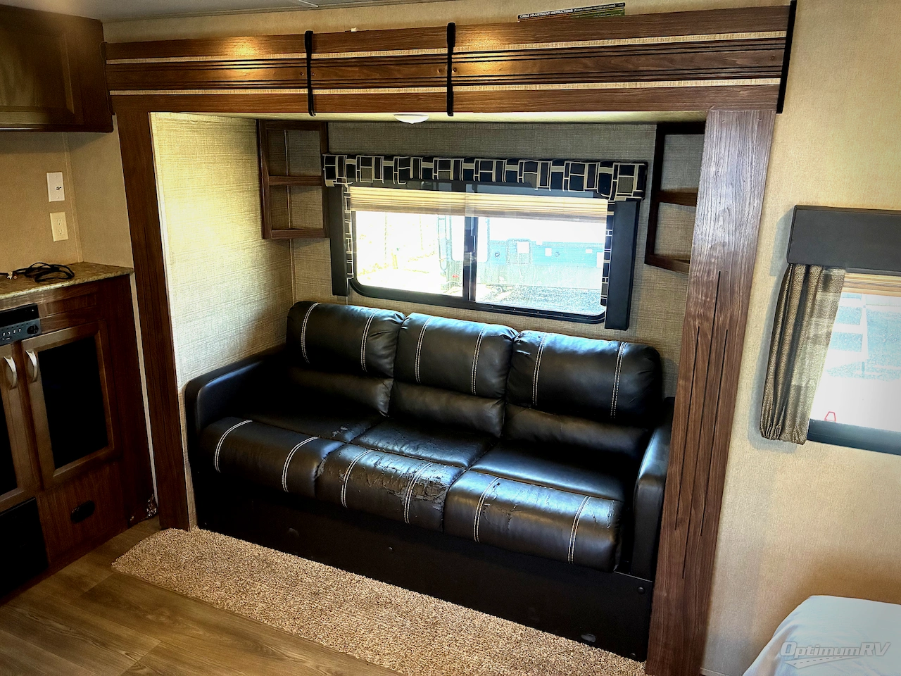 2017 Dutchmen Coleman Light 1805RB Photo 5