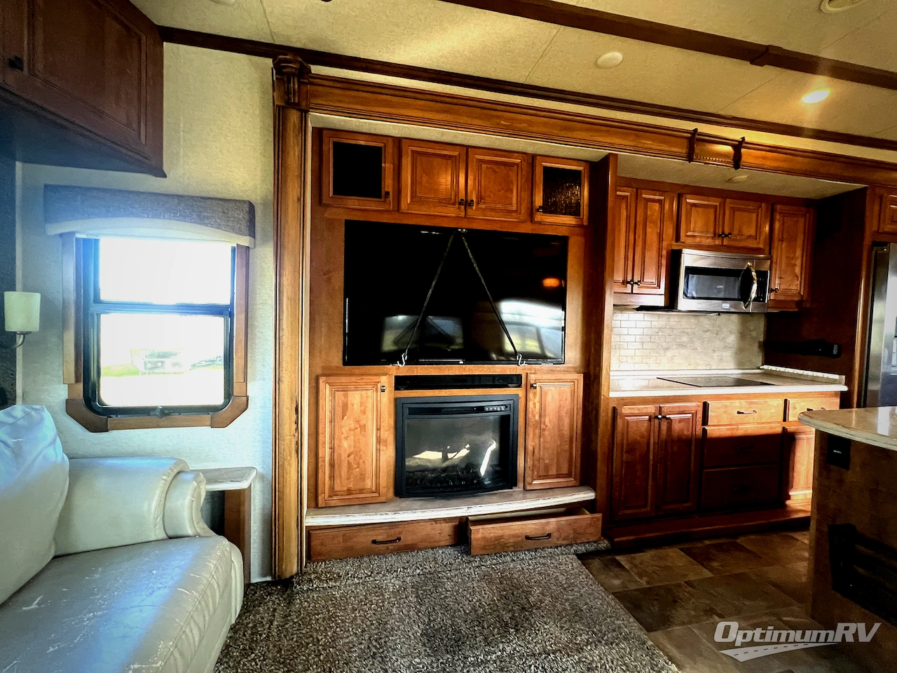 2017 Heartland Landmark Newport Photo 6