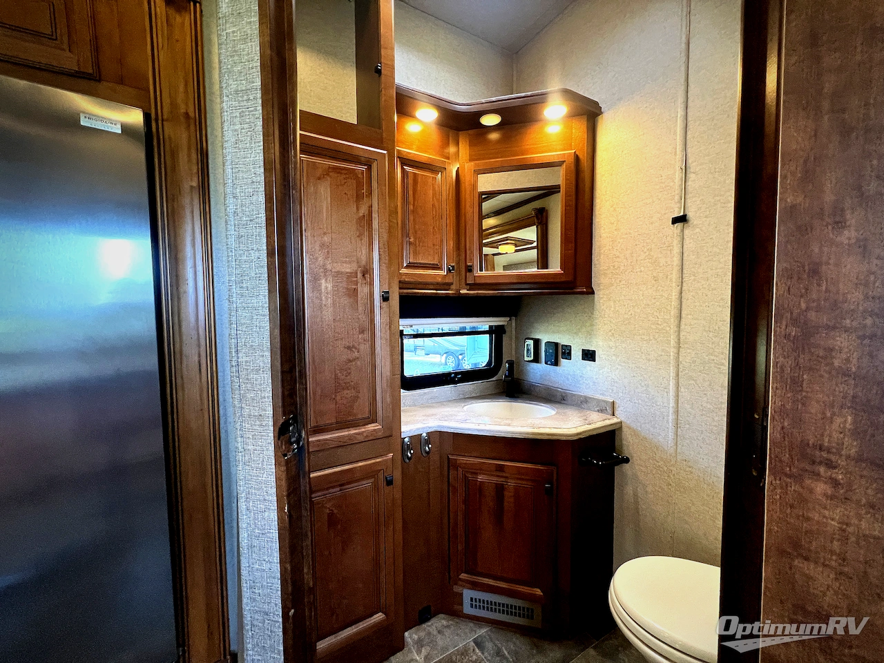 2017 Heartland Landmark Newport Photo 14